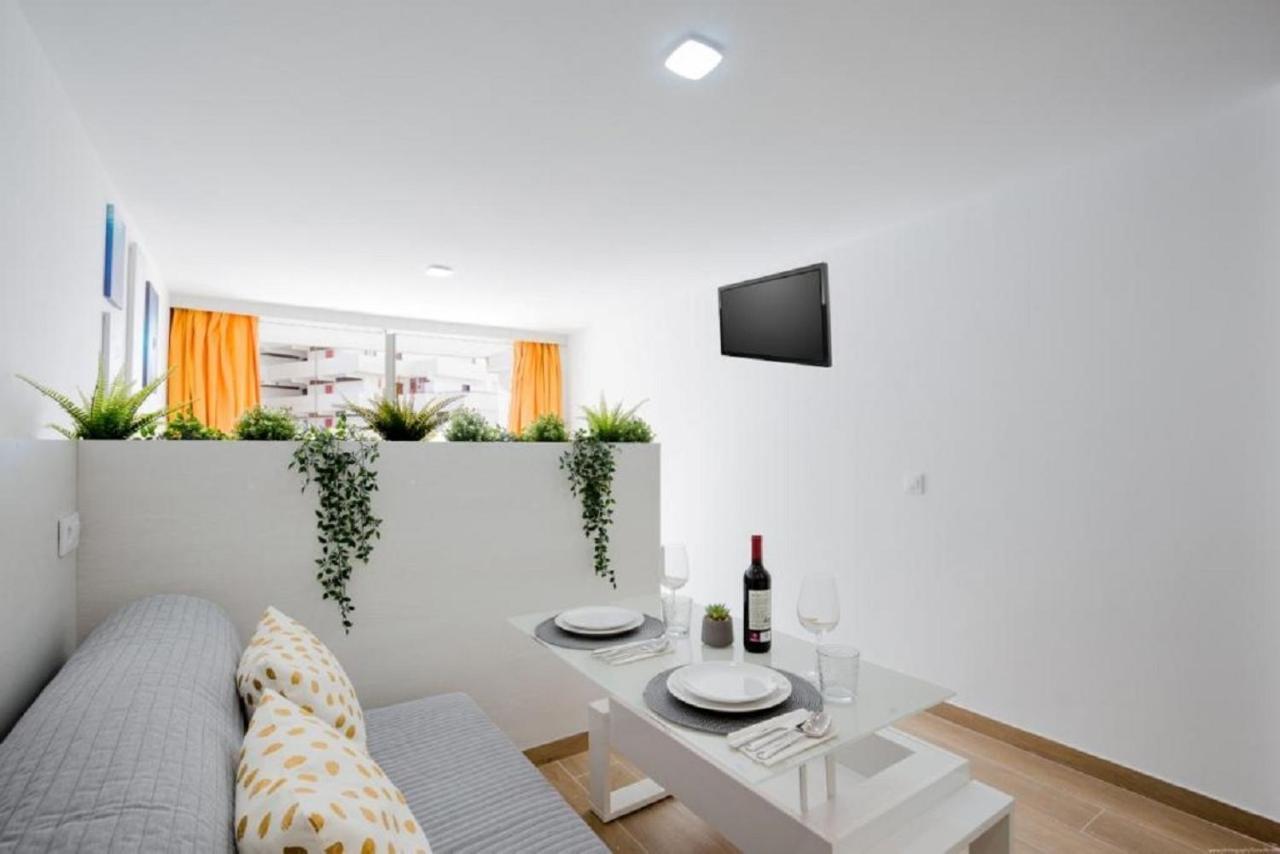 319 Modern Accommodation,Sea View, Wi Fi And Pool Playa de las Américas Exterior foto